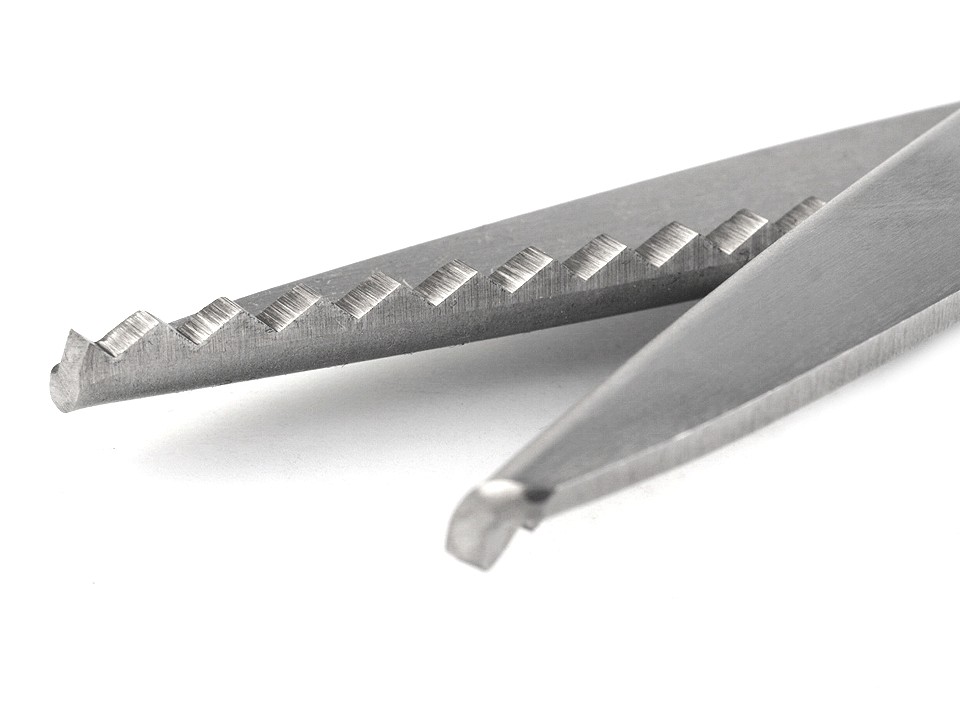Zackenschere KAI Länge 23 cm