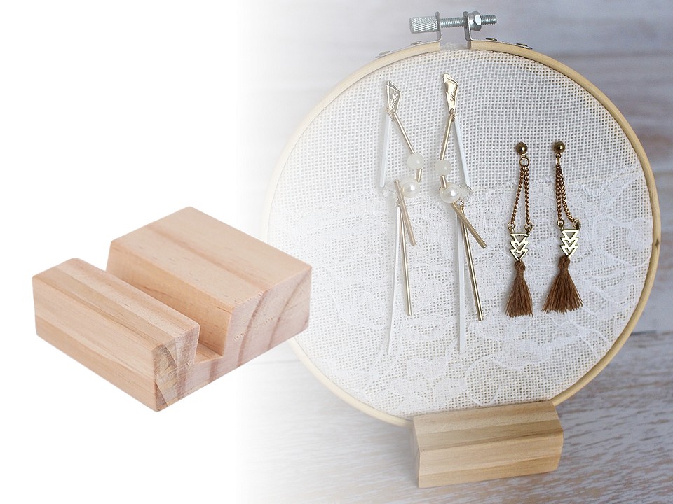Holzständer für Stickrahmen 6x7 cm - natürlich hell Holzständer für Stickrahmen 6x7 cm - natürlich hell