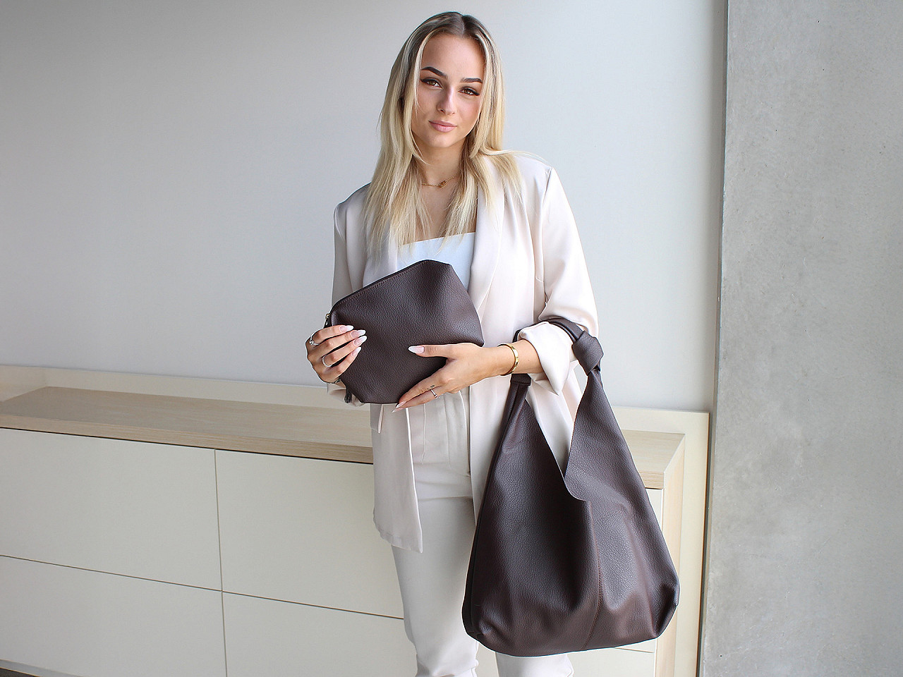 Große handtasche mit etui, 47 x 30 cm - Schwarz (1 Stück)