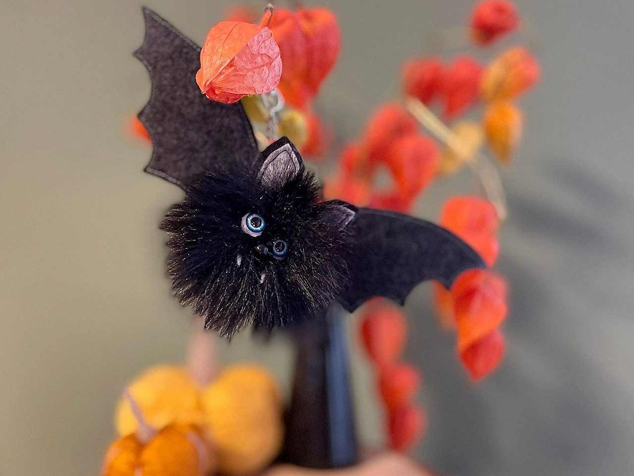 Fellbommel mit schlaufe ø 8 cm - Hell-grau (1 Stück)